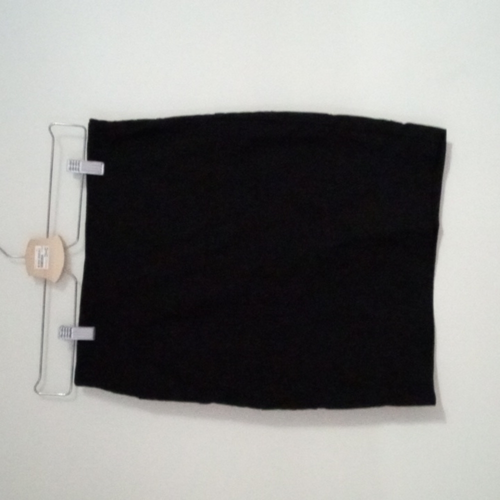 Costa Blanca size M black bodycon skirt.